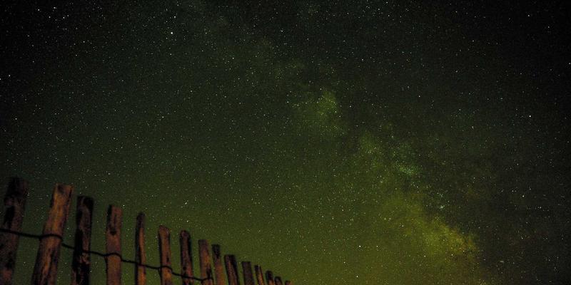 RKS Jewelry定制珠宝：用奢华手镯铭刻纪念日的秘密工艺